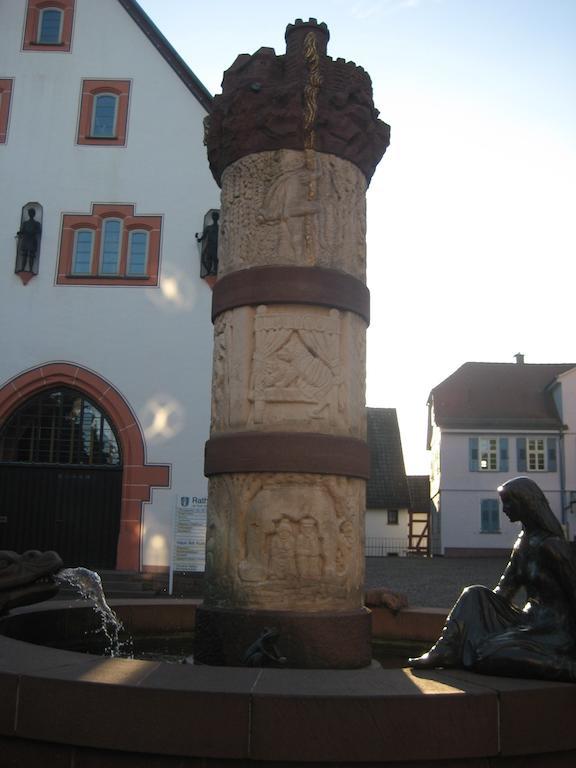Steinau an der Straße Burgmannenhaus酒店 外观 照片